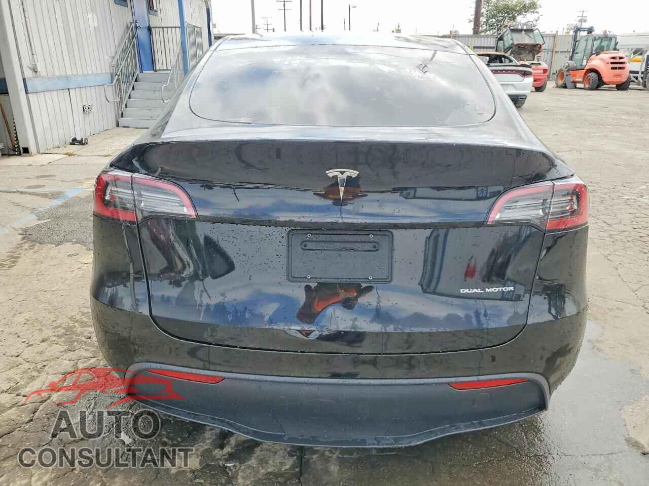 TESLA MODEL Y 2021 - 5YJYGDEE4MF210974