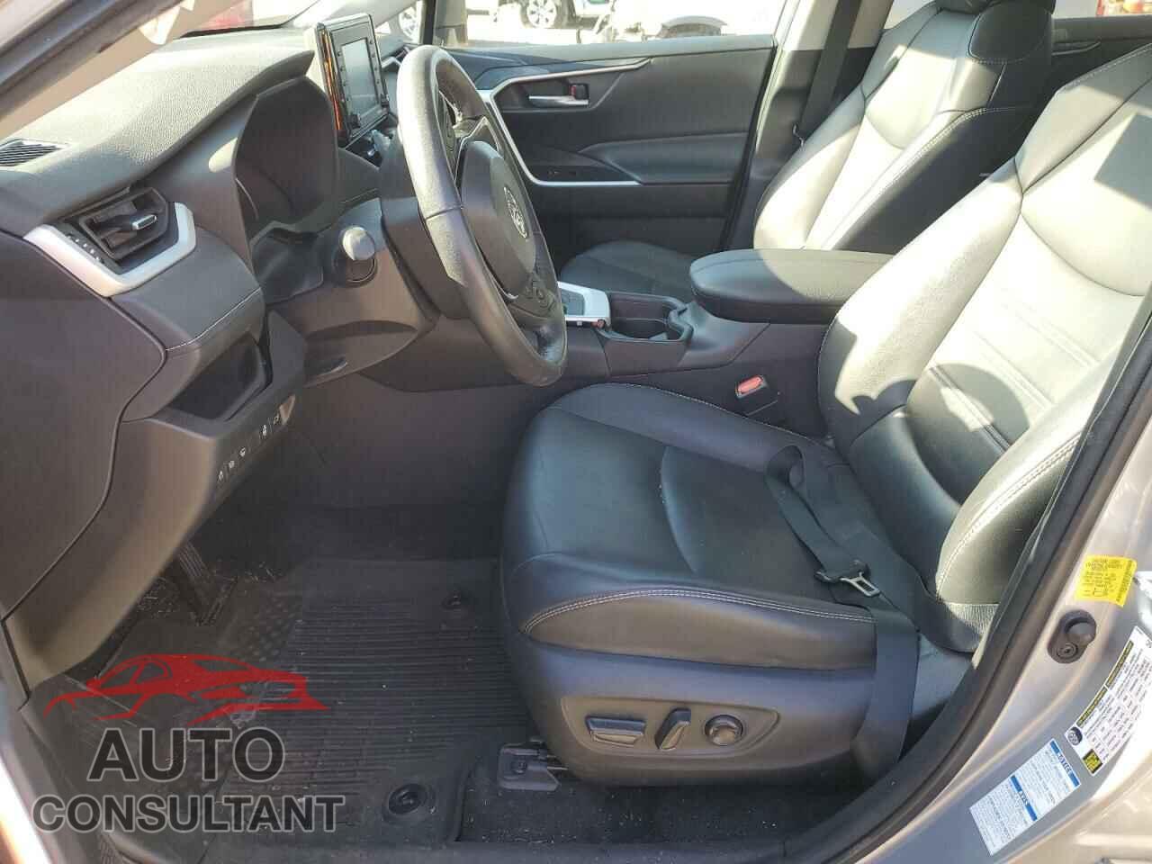 TOYOTA RAV4 2021 - 2T3A1RFV5MC213621