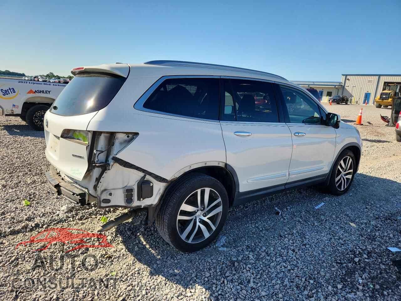 HONDA PILOT 2016 - 5FNYF5H92GB008601