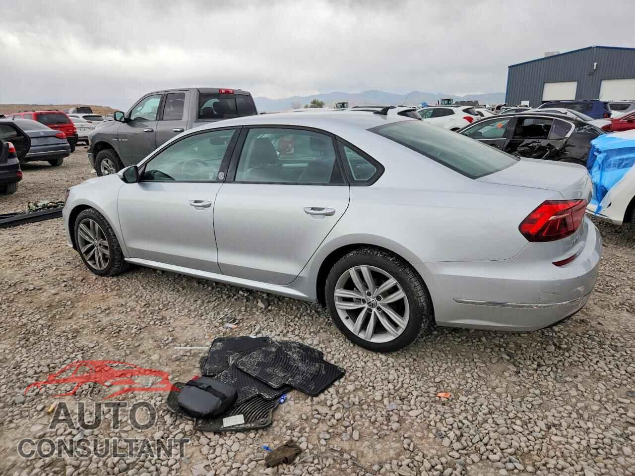 VOLKSWAGEN PASSAT 2019 - 1VWLA7A30KC006455