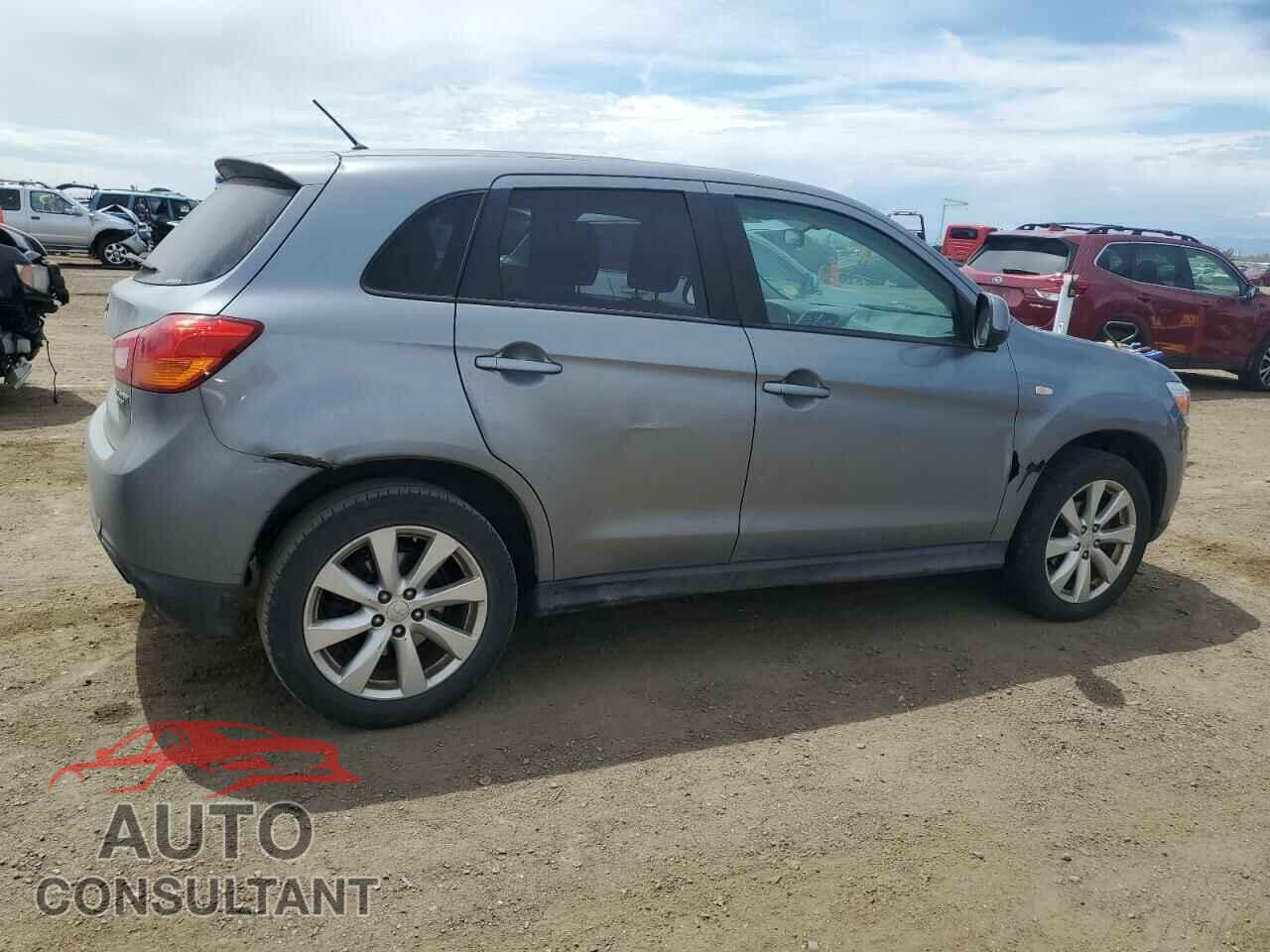 MITSUBISHI OUTLANDER 2015 - 4A4AR3AUXFE013100