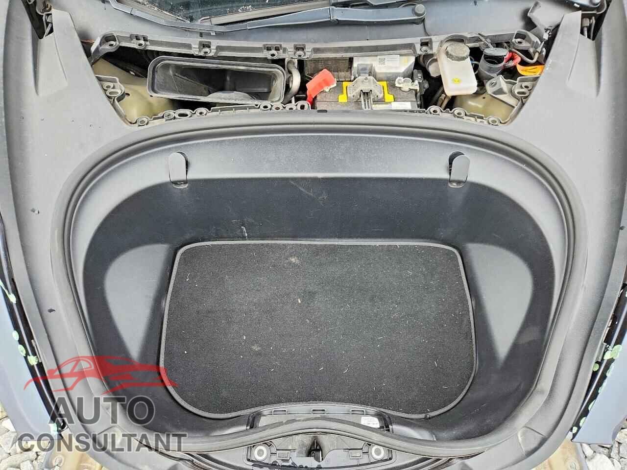 TESLA MODEL 3 2019 - 5YJ3E1EB9KF237458