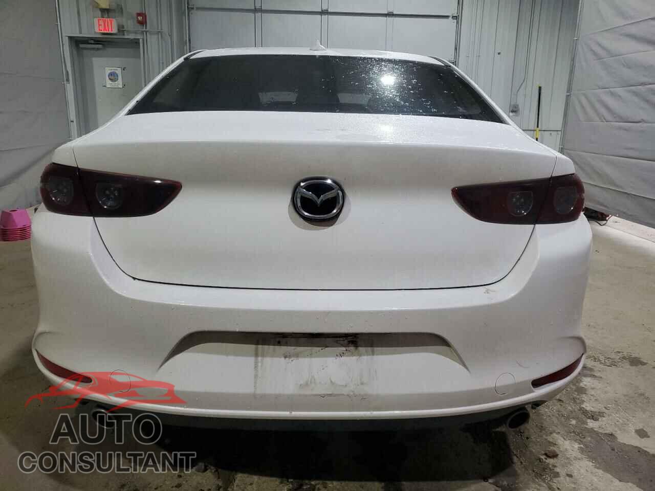 MAZDA 3 2019 - JM1BPBCM2K1107563