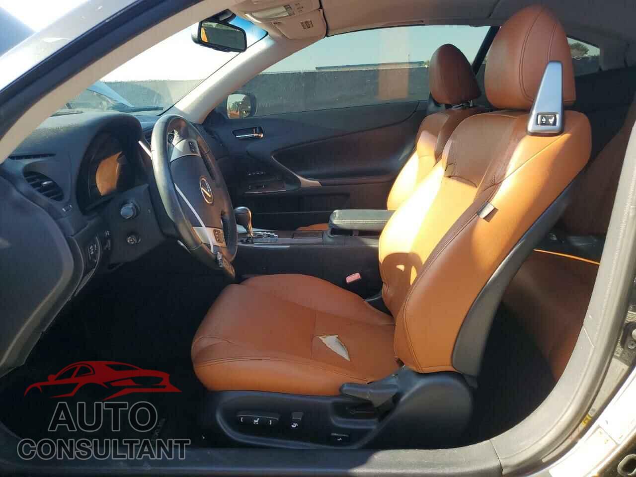 LEXUS IS 2011 - JTHFF2C28B2517151