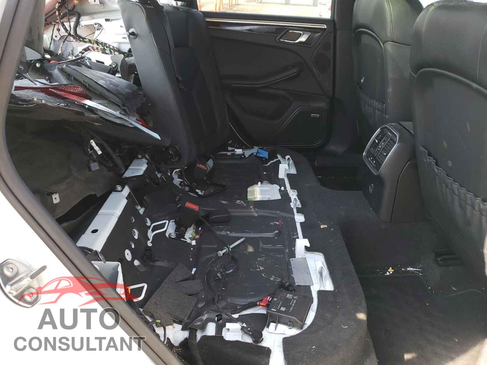 PORSCHE MACAN 2018 - WP1AA2A59JLB10261