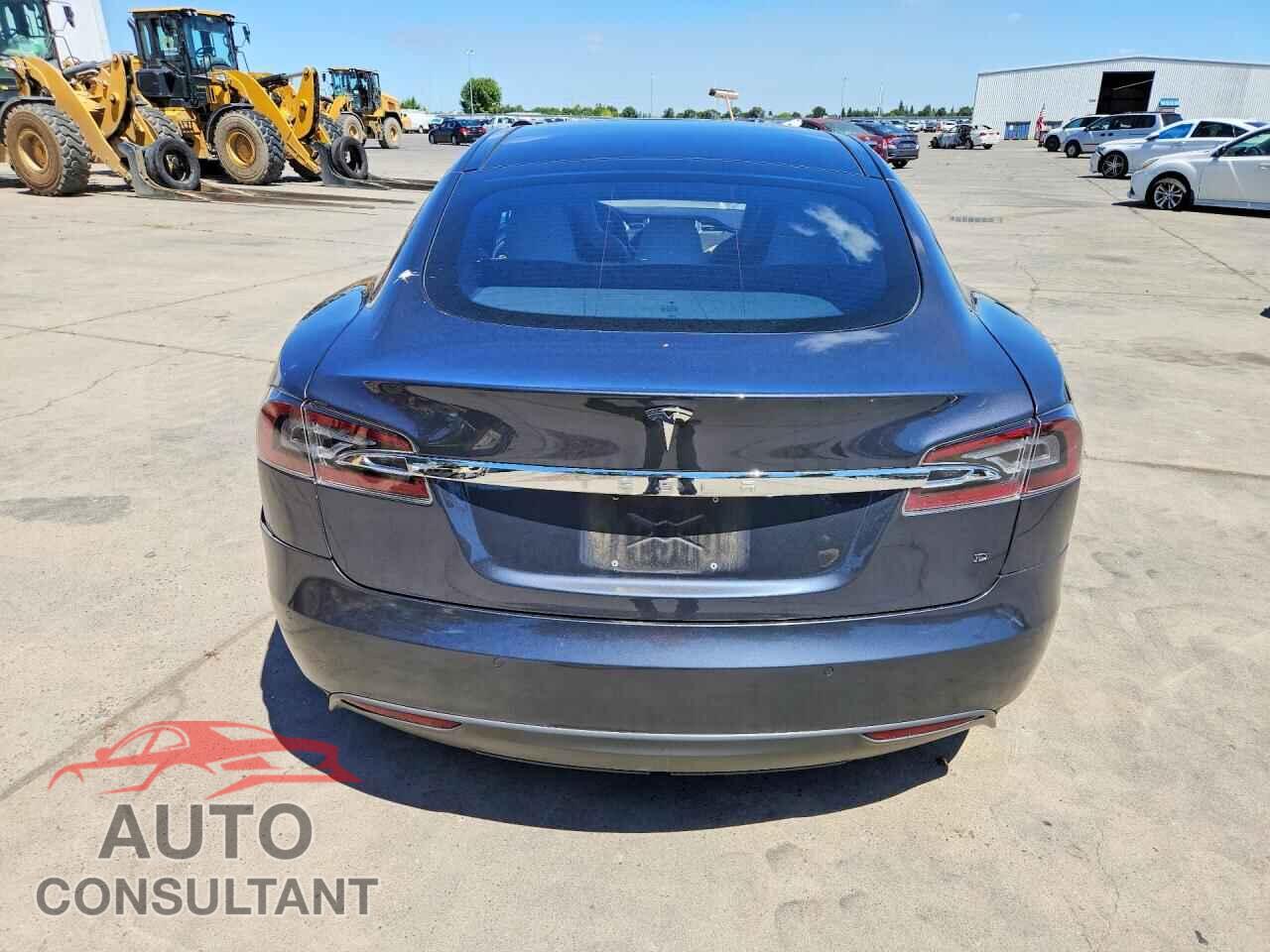 TESLA MODEL S 2015 - 5YJSA1E29FF119696