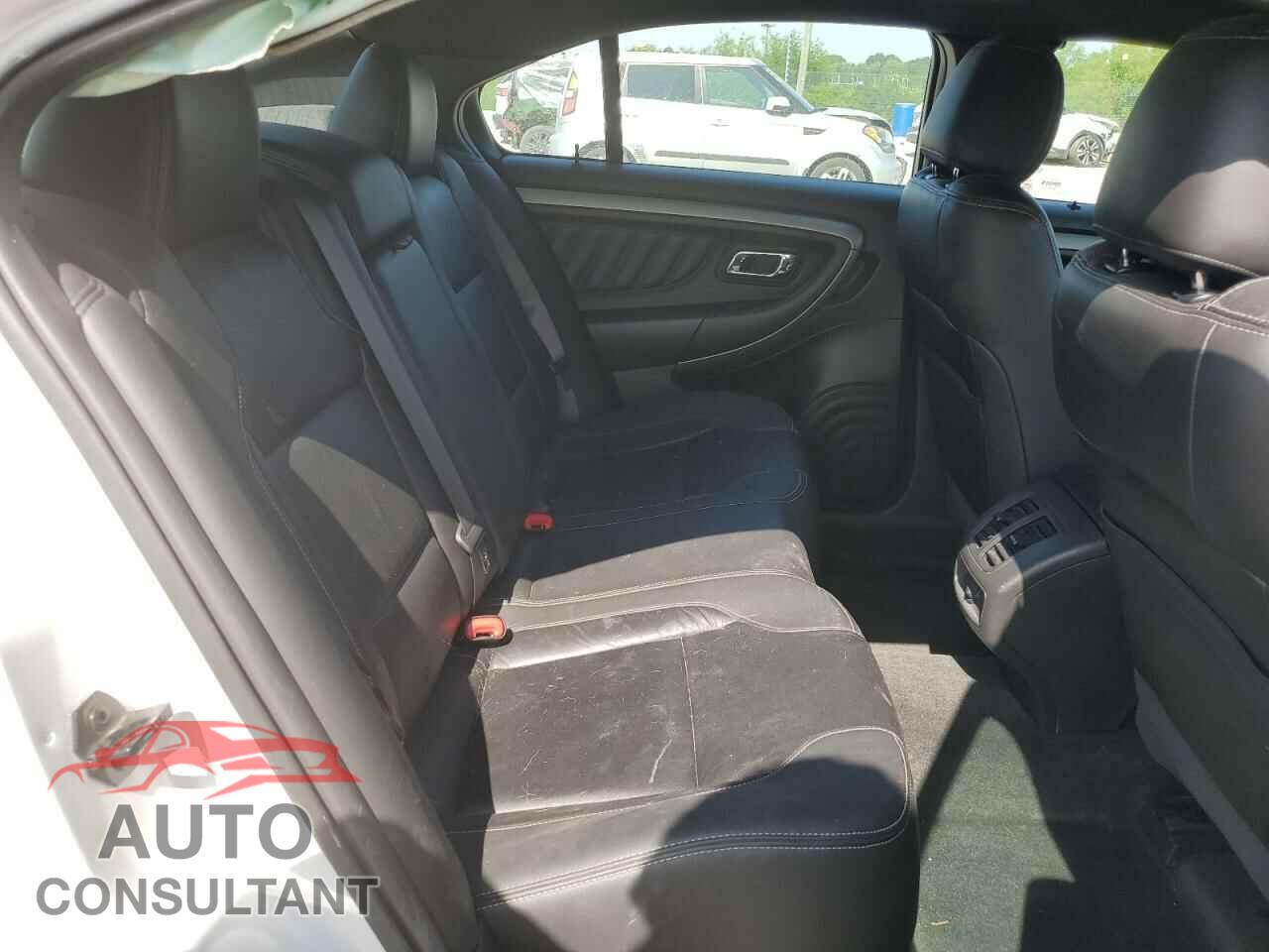 FORD TAURUS 2017 - 1FAHP2E86HG110505
