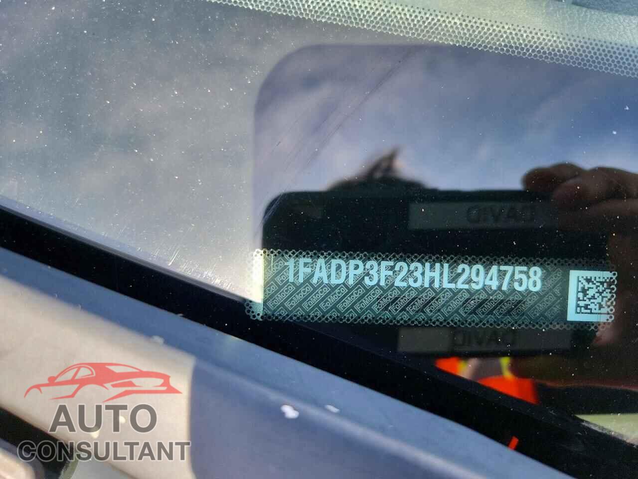 FORD FOCUS 2017 - 1FADP3F23HL294758