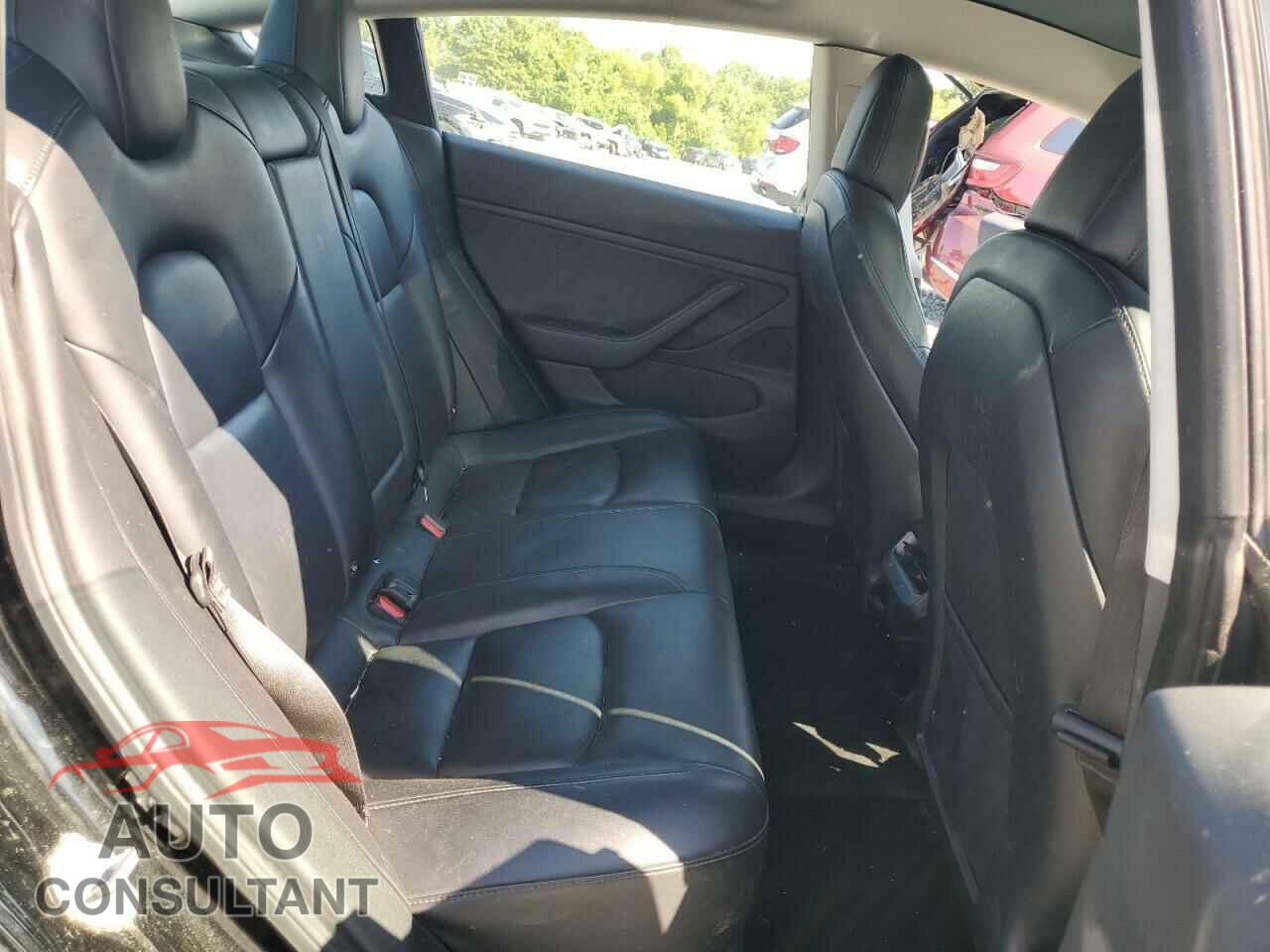 TESLA MODEL 3 2018 - 5YJ3E1EB0JF182350