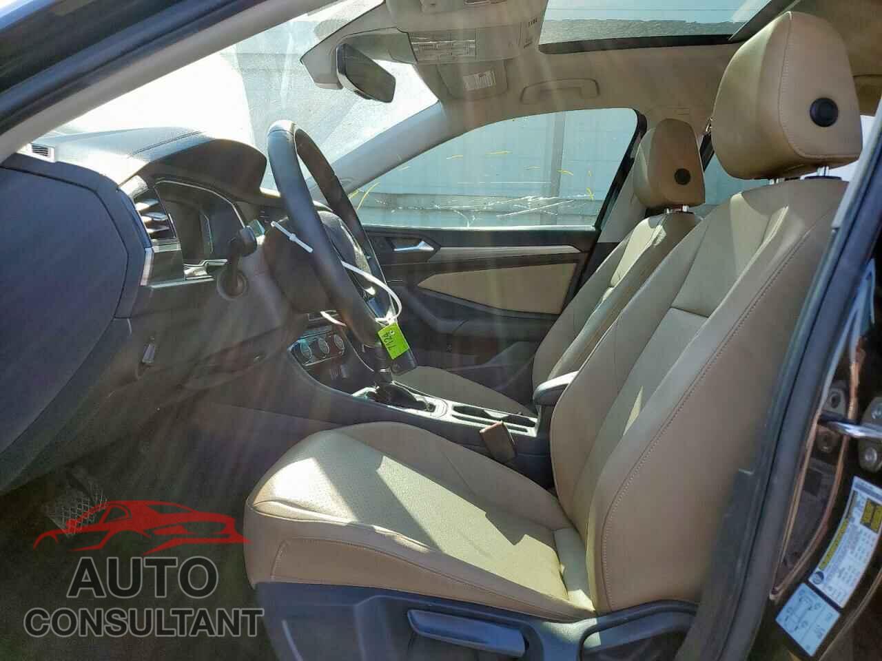 VOLKSWAGEN JETTA 2019 - 3VWEB7BU0KM259867
