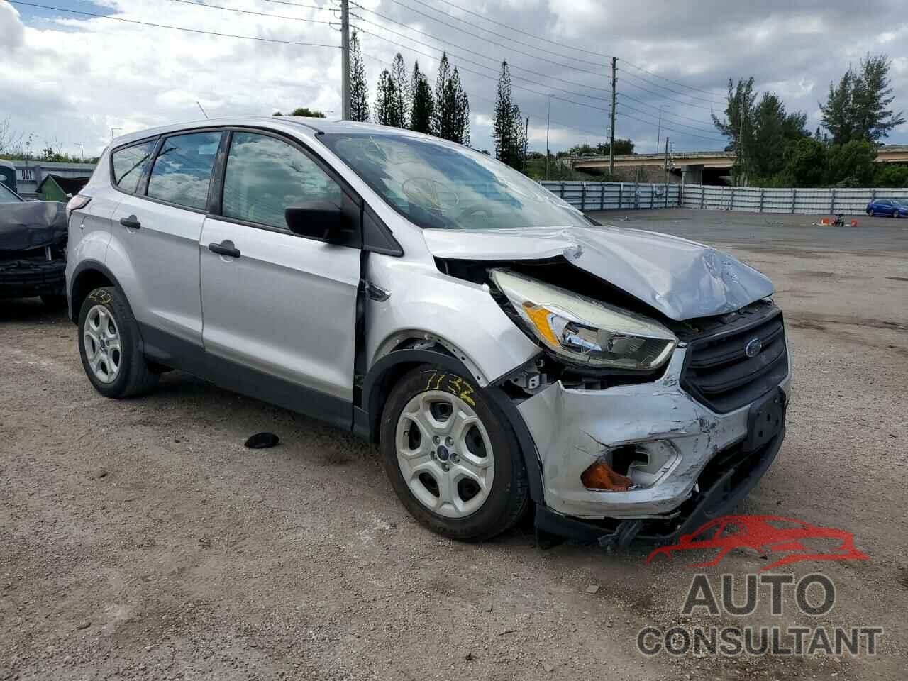 FORD ESCAPE 2017 - 1FMCU0F7XHUB89892