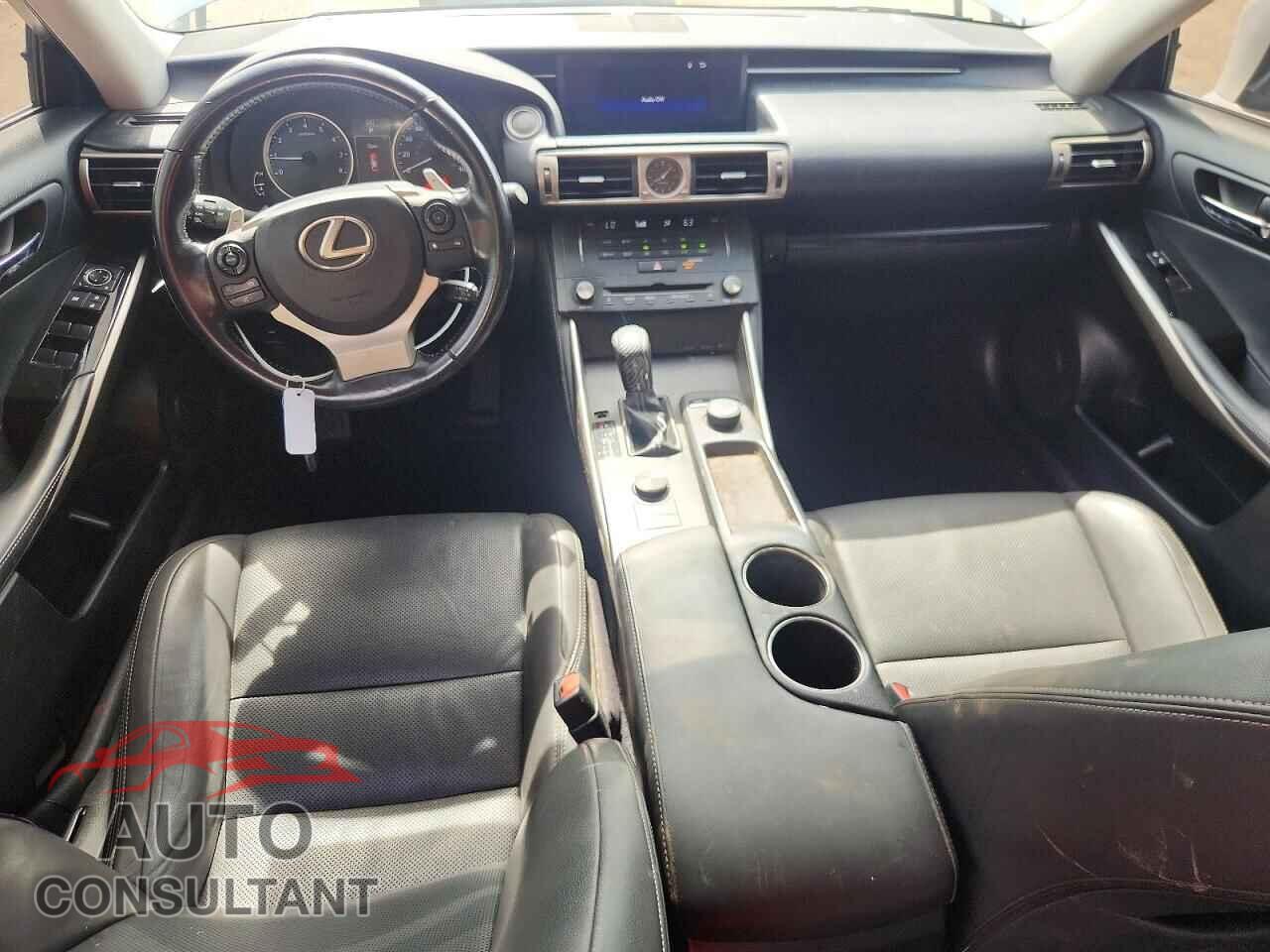 LEXUS IS 2016 - JTHBA1D2XG5018590