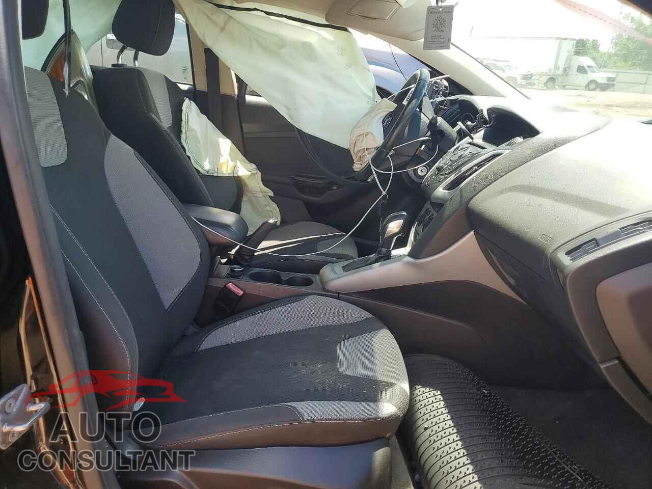 FORD FOCUS 2012 - 1FAHP3F23CL266209