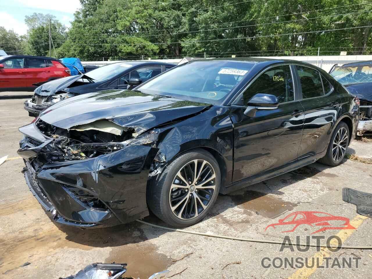 TOYOTA CAMRY 2018 - 4T1B11HK0JU538494