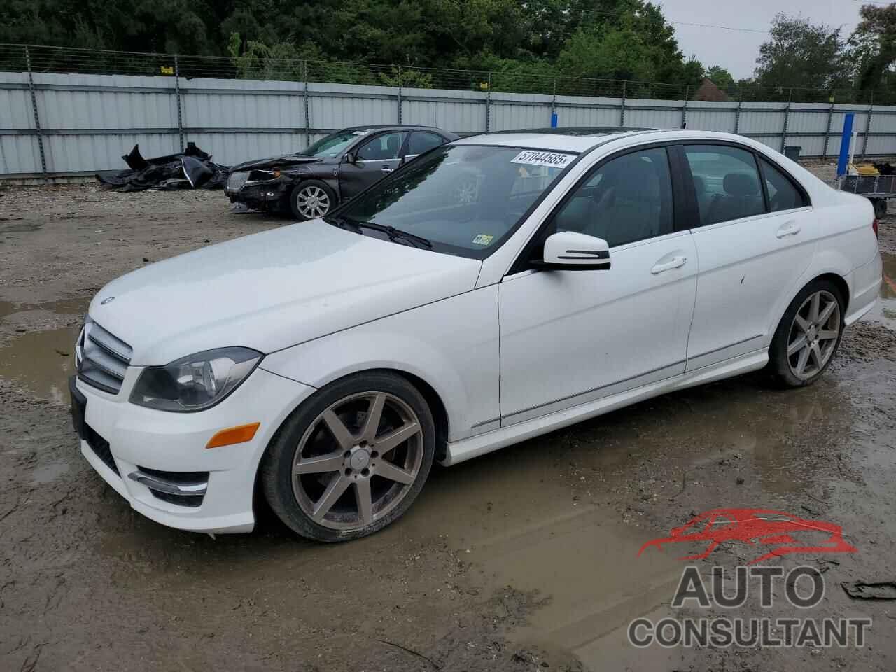 MERCEDES-BENZ C-CLASS 2013 - WDDGF4HB3DR270325
