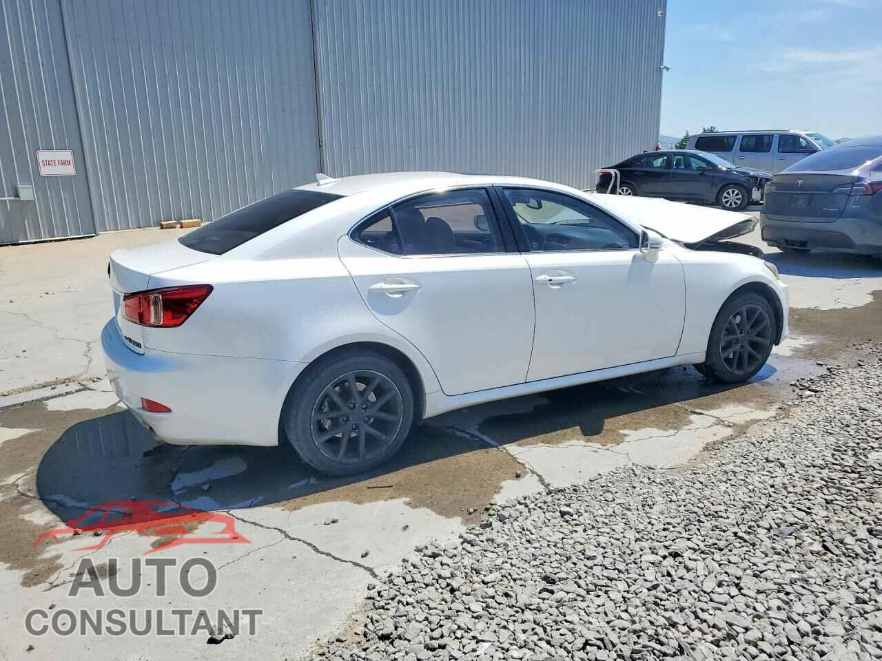LEXUS IS 2011 - JTHCF5C27B5046306