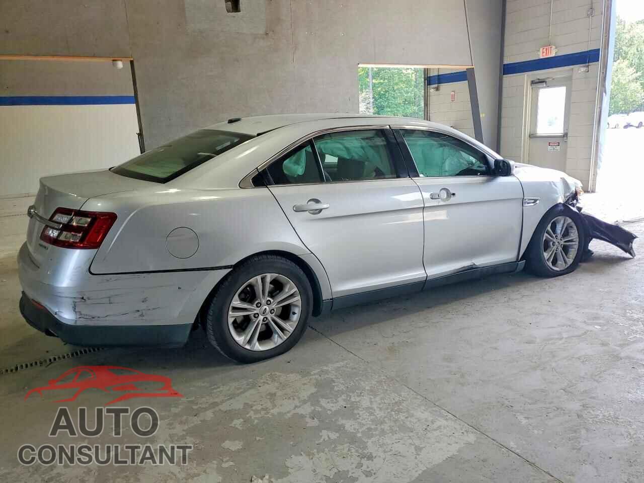FORD TAURUS 2017 - 1FAHP2D84HG108849