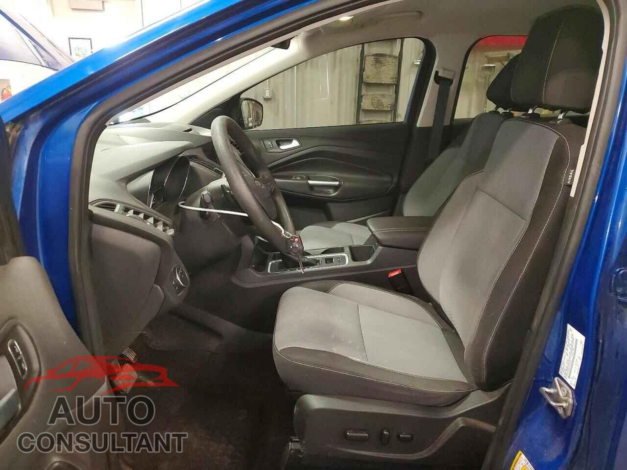 FORD ESCAPE 2017 - 1FMCU9G98HUD93529