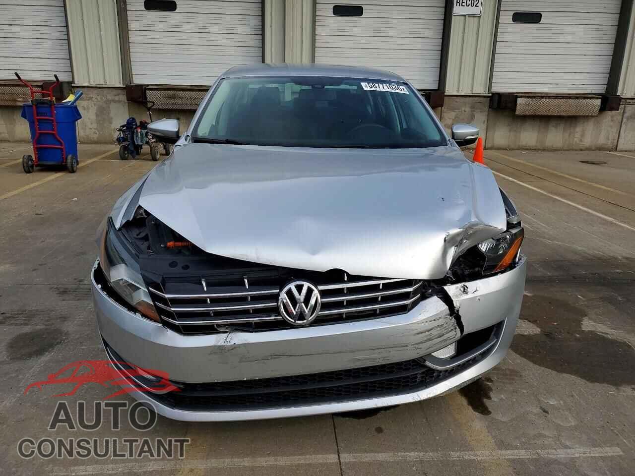 VOLKSWAGEN PASSAT 2013 - 1VWAH7A36DC059151
