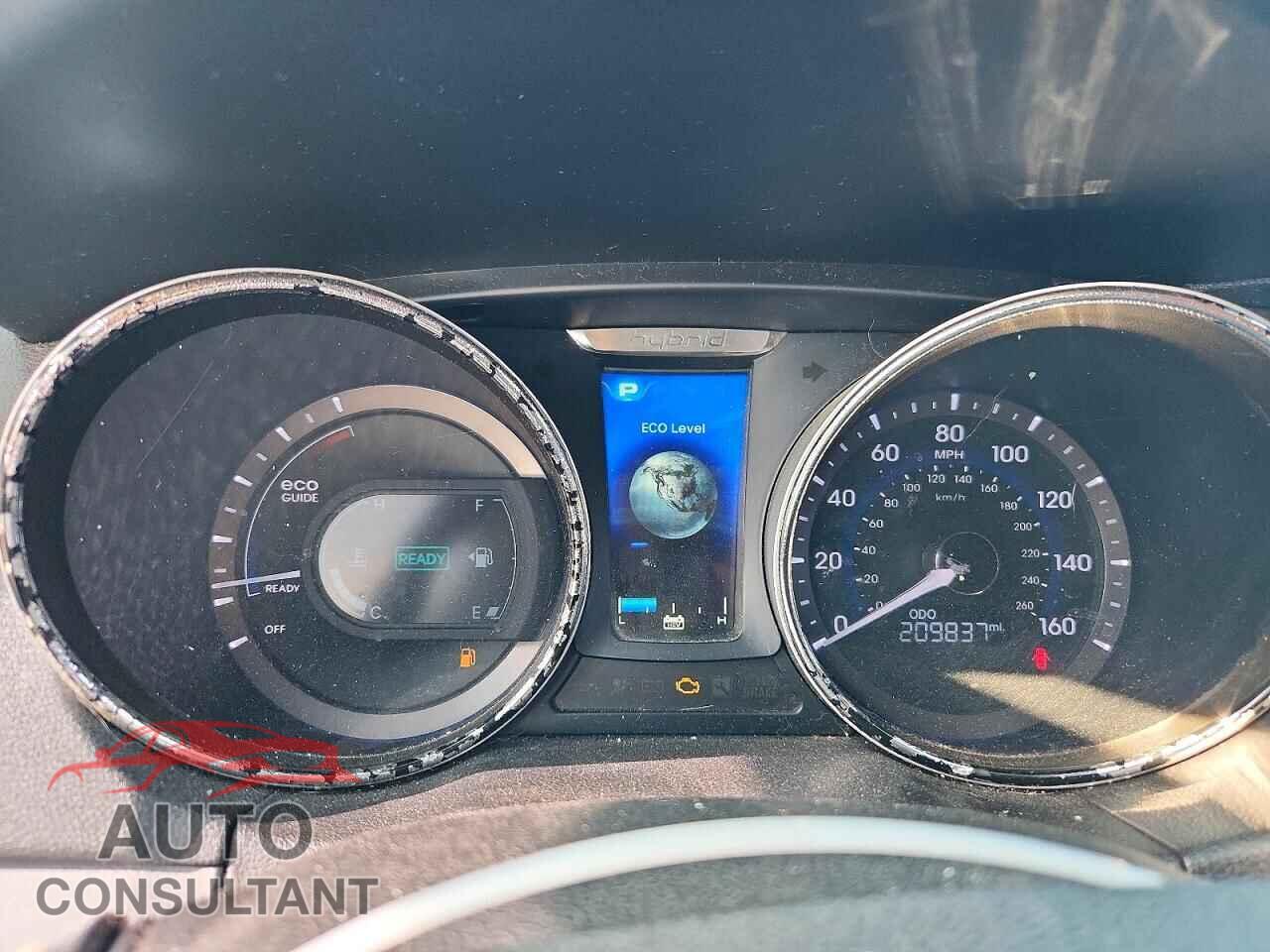 HYUNDAI SONATA 2013 - KMHEC4A41DA101582