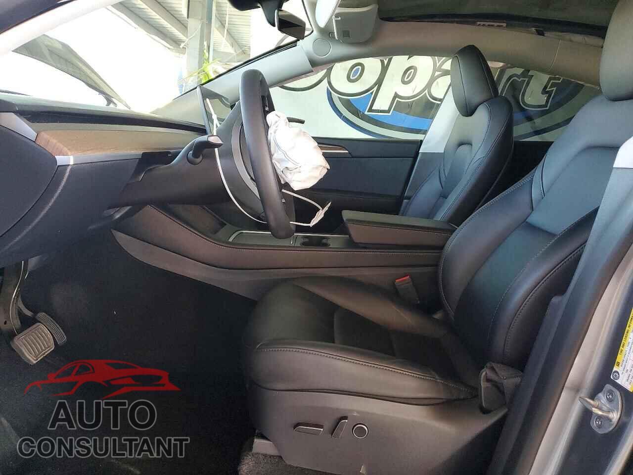 TESLA MODEL Y 2024 - 7SAYGDEE4RF154724