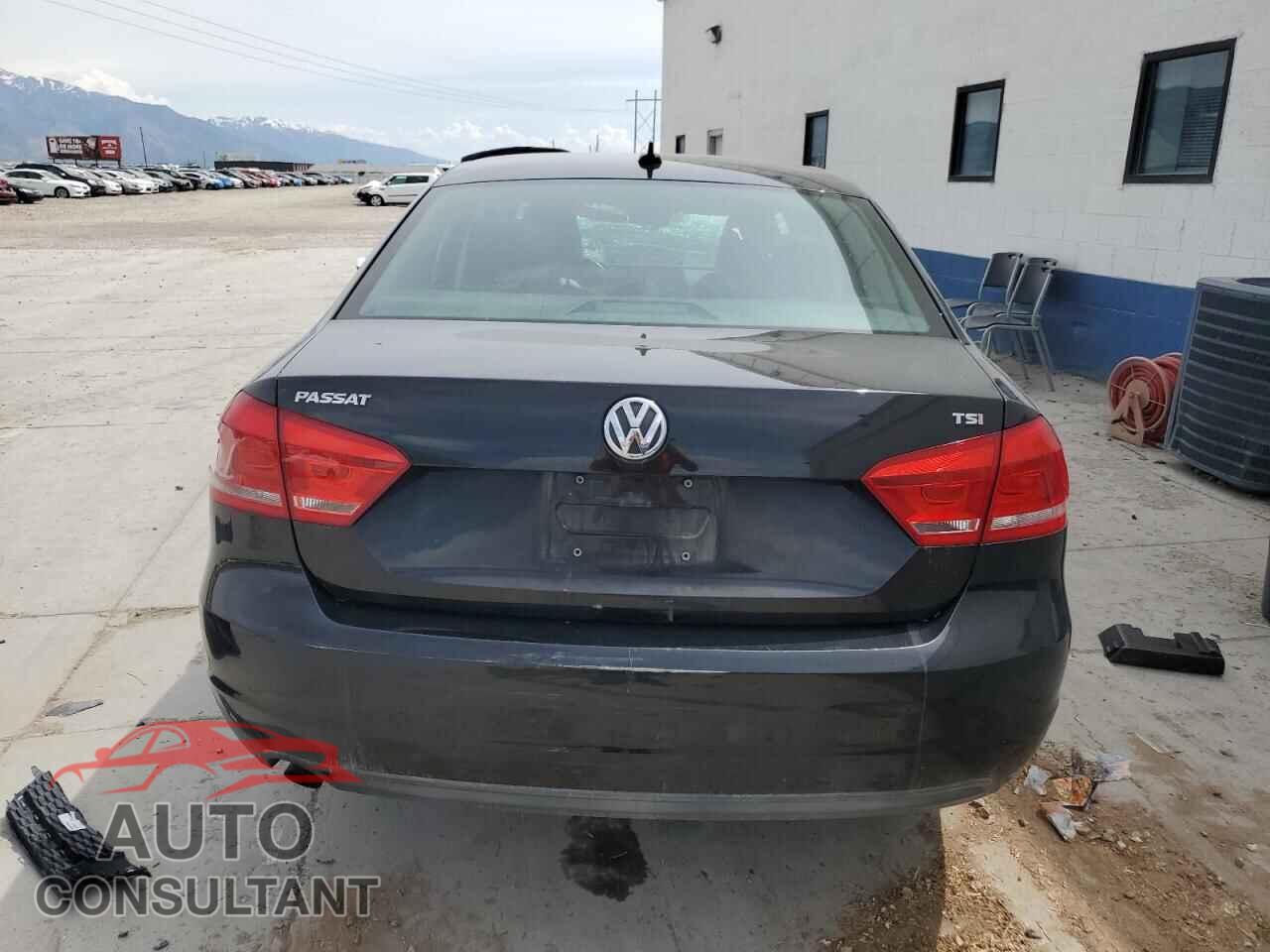 VOLKSWAGEN PASSAT 2015 - 1VWAT7A39FC036805