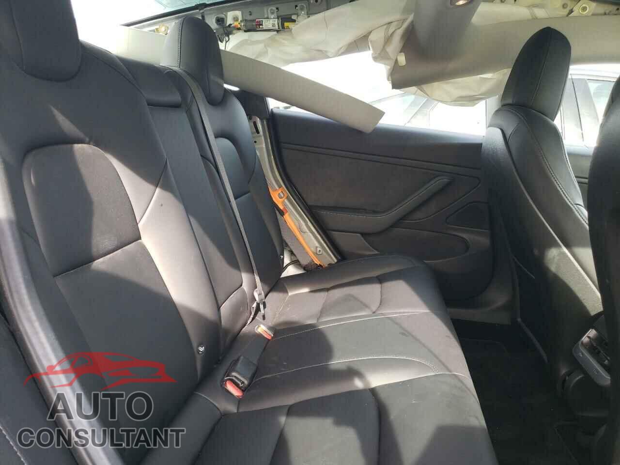 TESLA MODEL 3 2018 - 5YJ3E1EA9JF019106