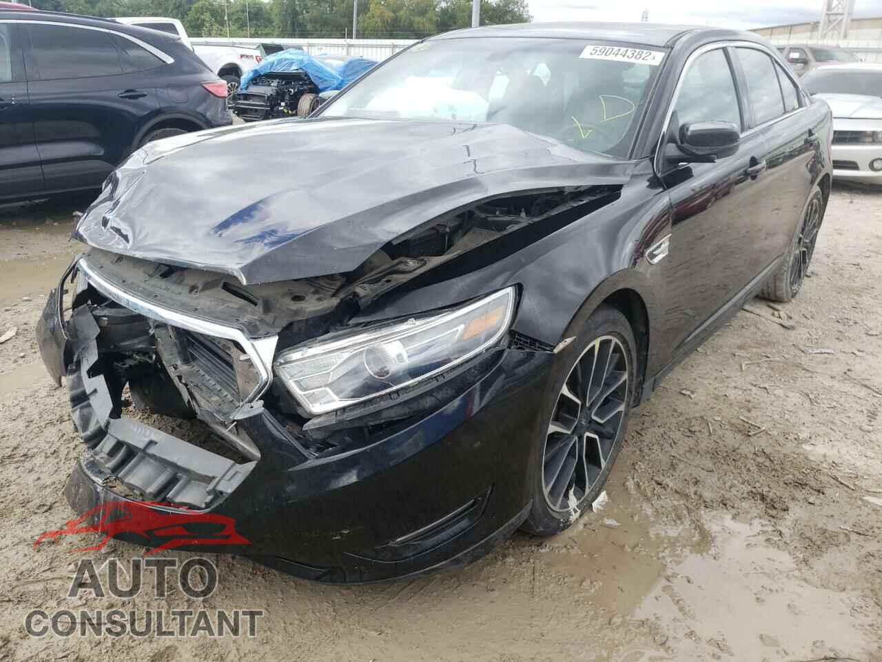 FORD TAURUS 2018 - 1FAHP2E88JG142197