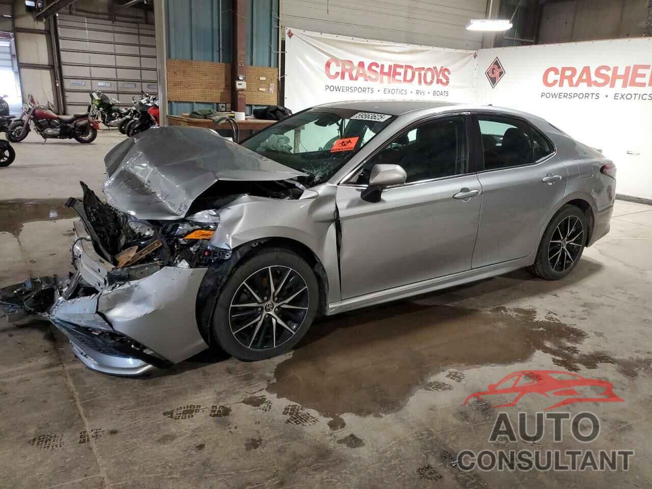 TOYOTA CAMRY 2022 - 4T1G11AKXNU046139