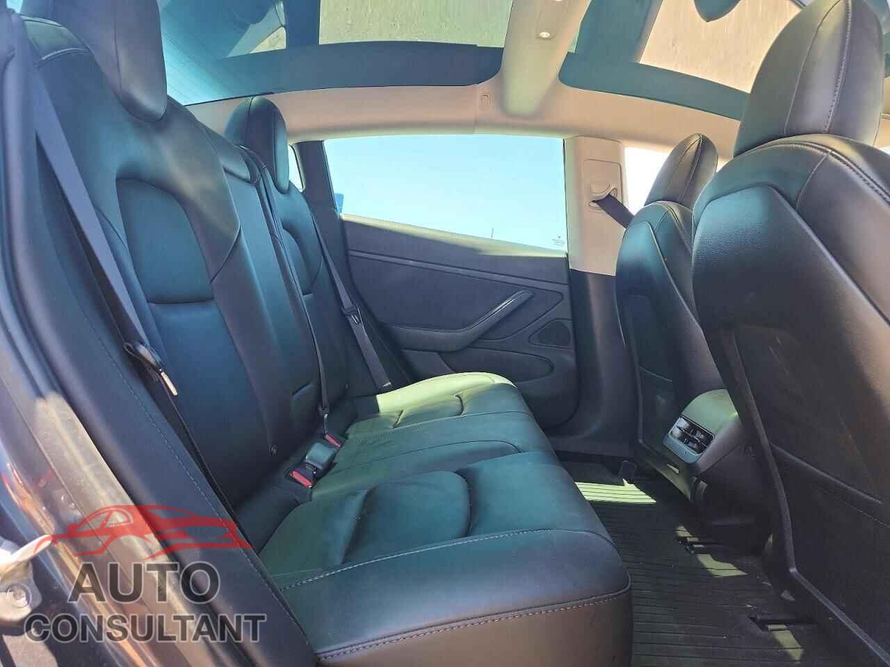 TESLA MODEL 3 2021 - 5YJ3E1EB2MF878289