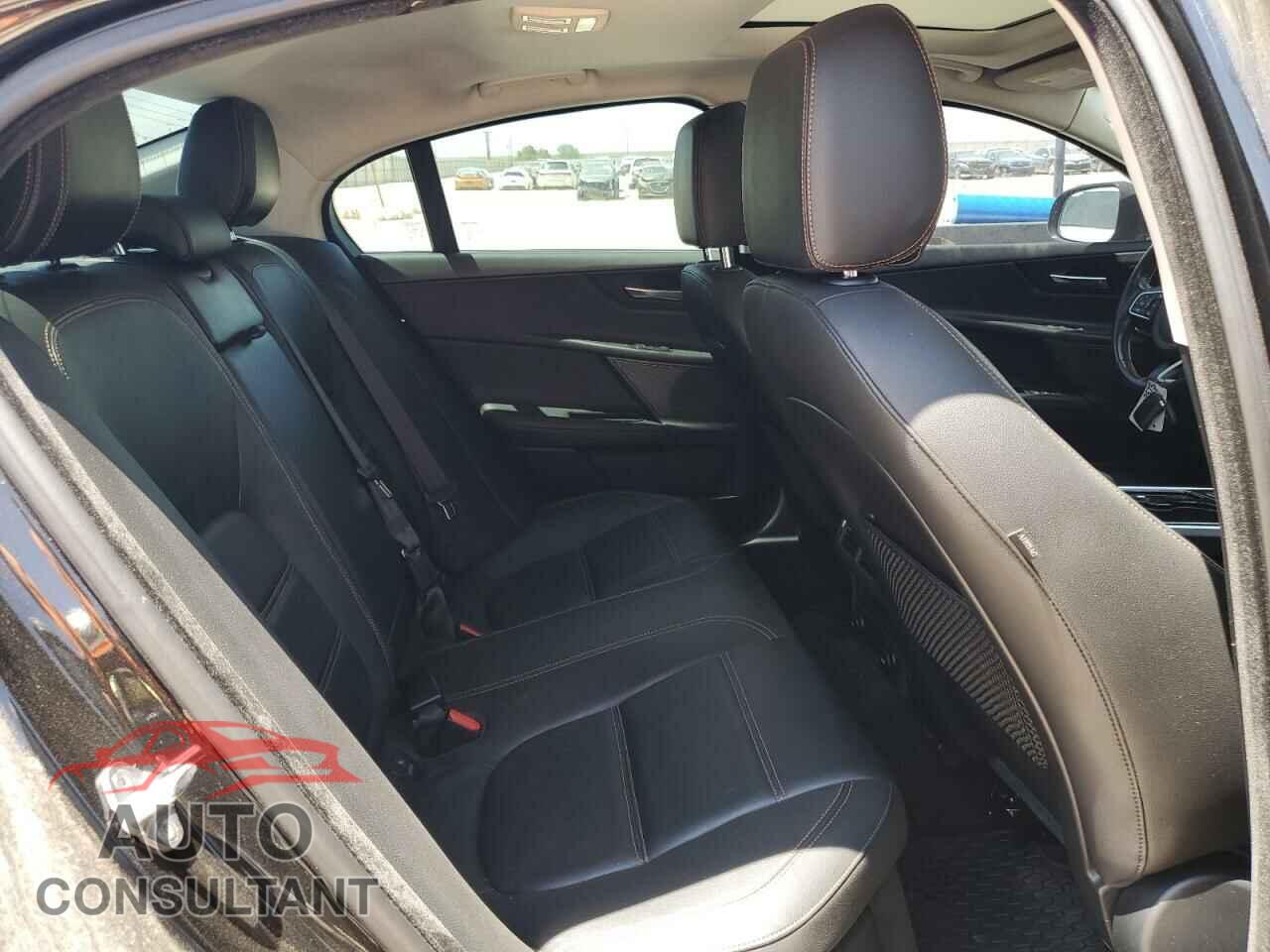 JAGUAR XE 2017 - SAJAK4BV7HA948384