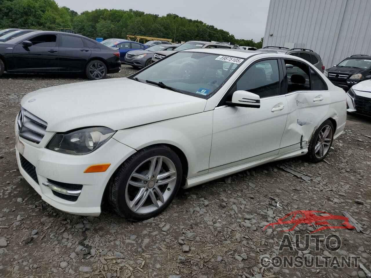 MERCEDES-BENZ C-CLASS 2012 - WDDGF8BB0CR192830