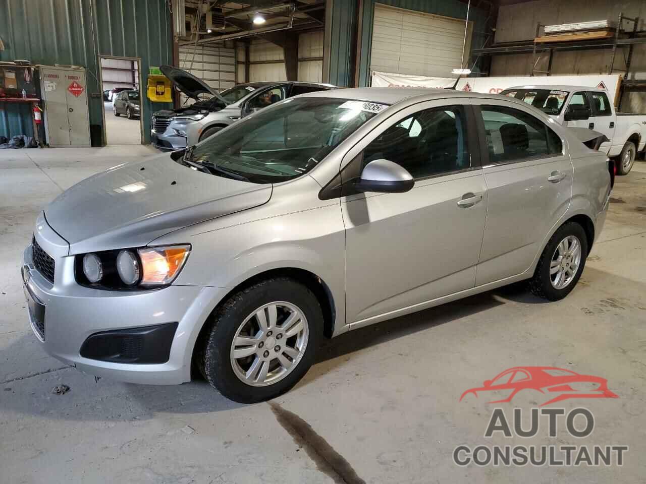 CHEVROLET SONIC 2013 - 1G1JC5SH8D4109468