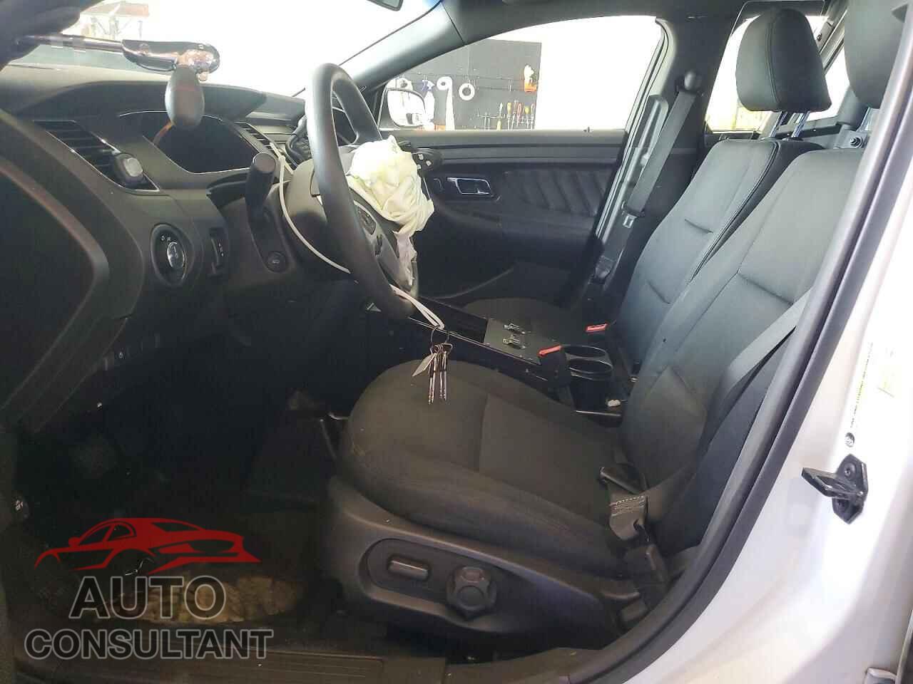 FORD TAURUS 2018 - 1FAHP2MK7JG104697