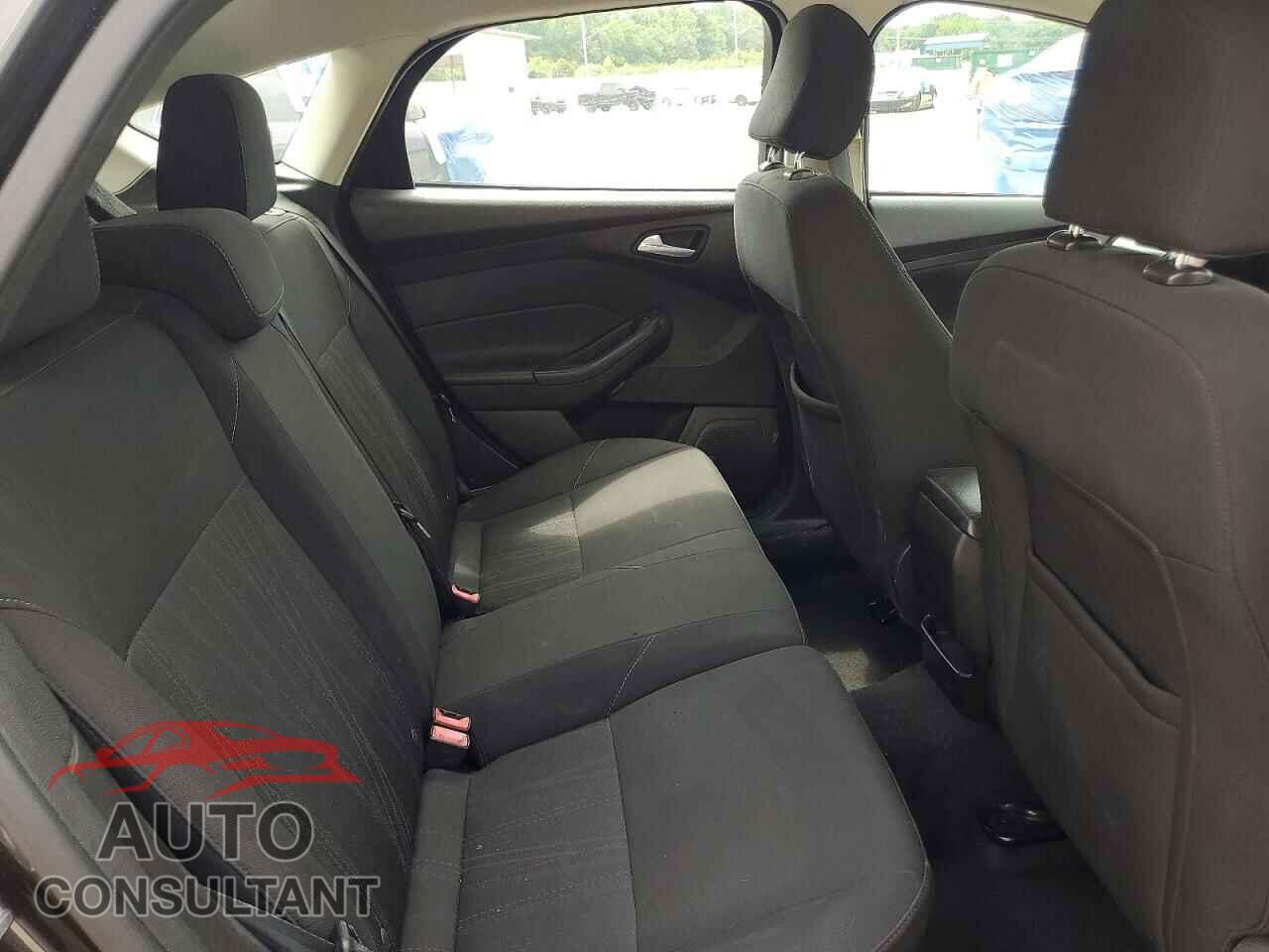 FORD FOCUS 2016 - 1FADP3K29GL255726