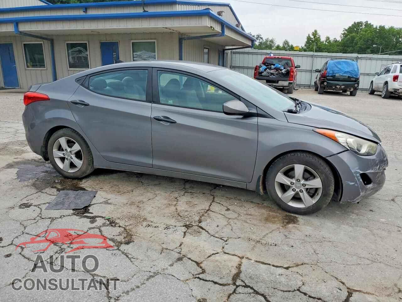 HYUNDAI ELANTRA 2013 - 5NPDH4AE2DH395951