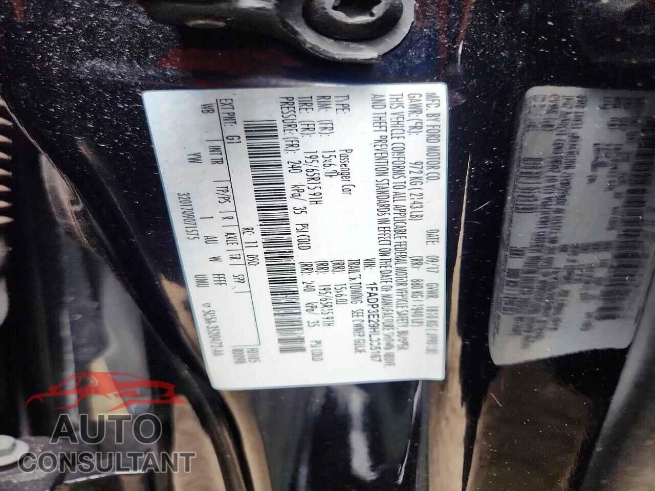 FORD FOCUS 2017 - 1FADP3E29HL335167