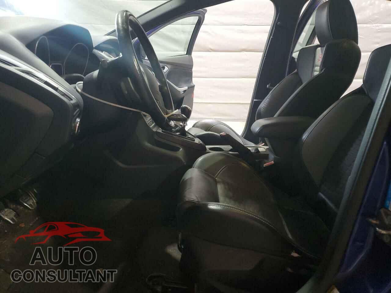 FORD FOCUS 2013 - 1FADP3L93DL126095