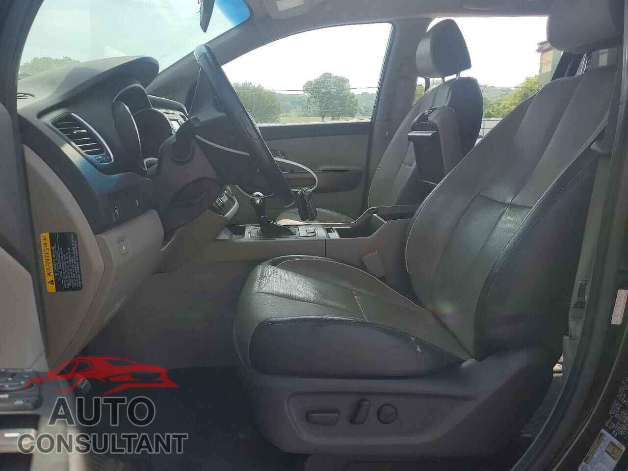 KIA All Models 2016 - KNDMB5C10G6209226