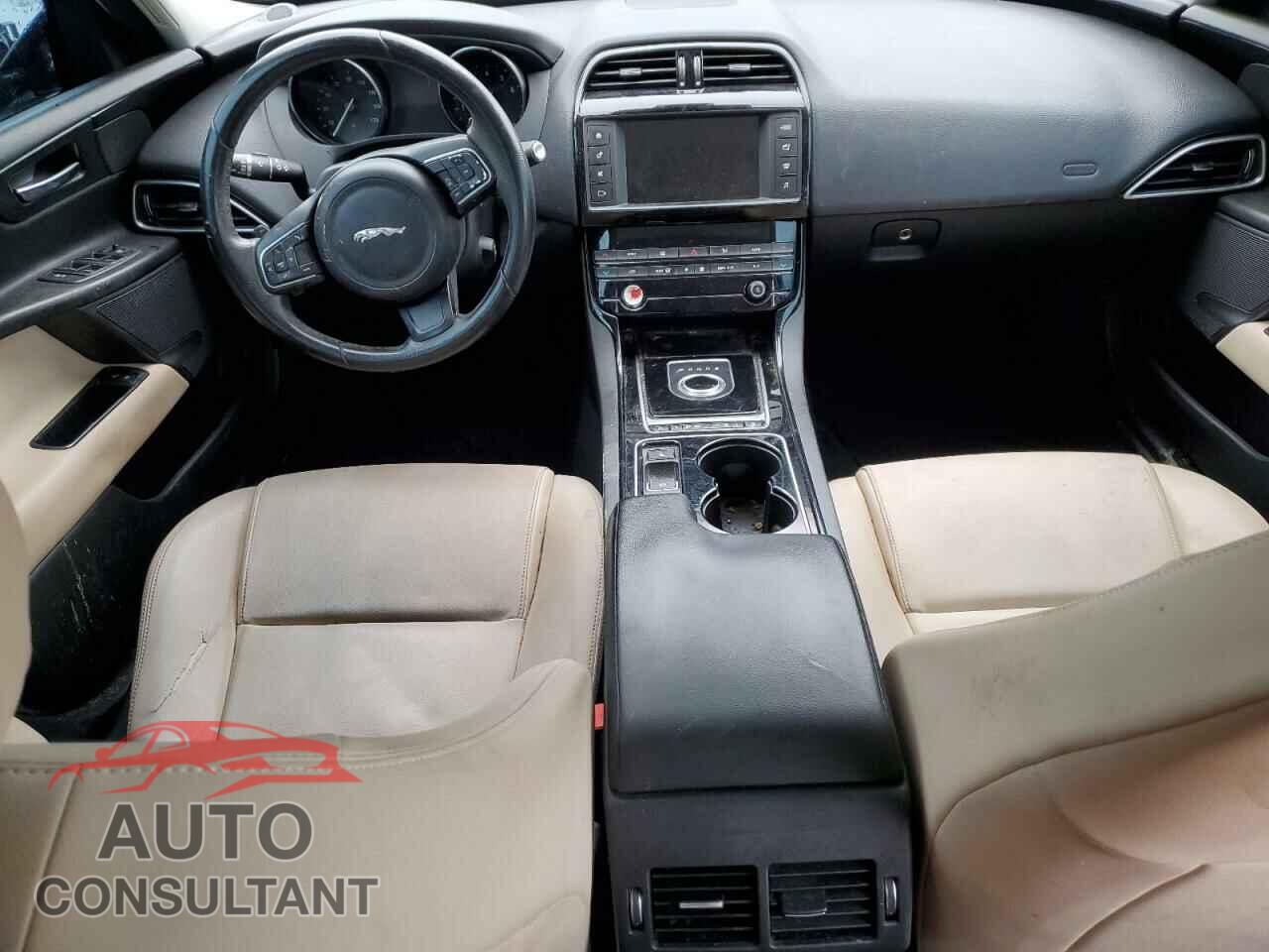JAGUAR XE 2017 - SAJAR4BG3HA965132