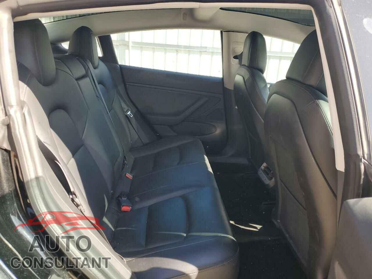 TESLA MODEL 3 2018 - 5YJ3E1EB6JF144282