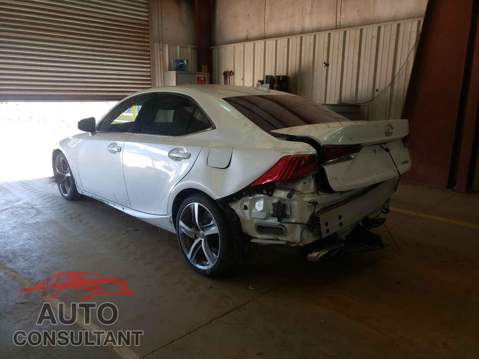 LEXUS IS 2017 - JTHBA1D23H5042375