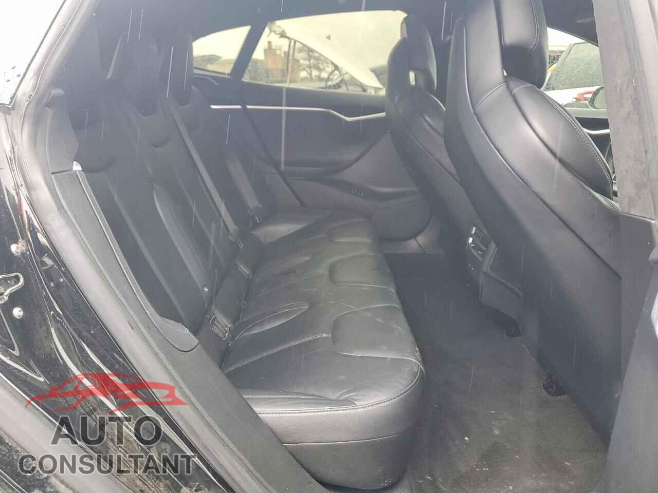 TESLA MODEL S 2017 - 5YJSA1E26HF202912