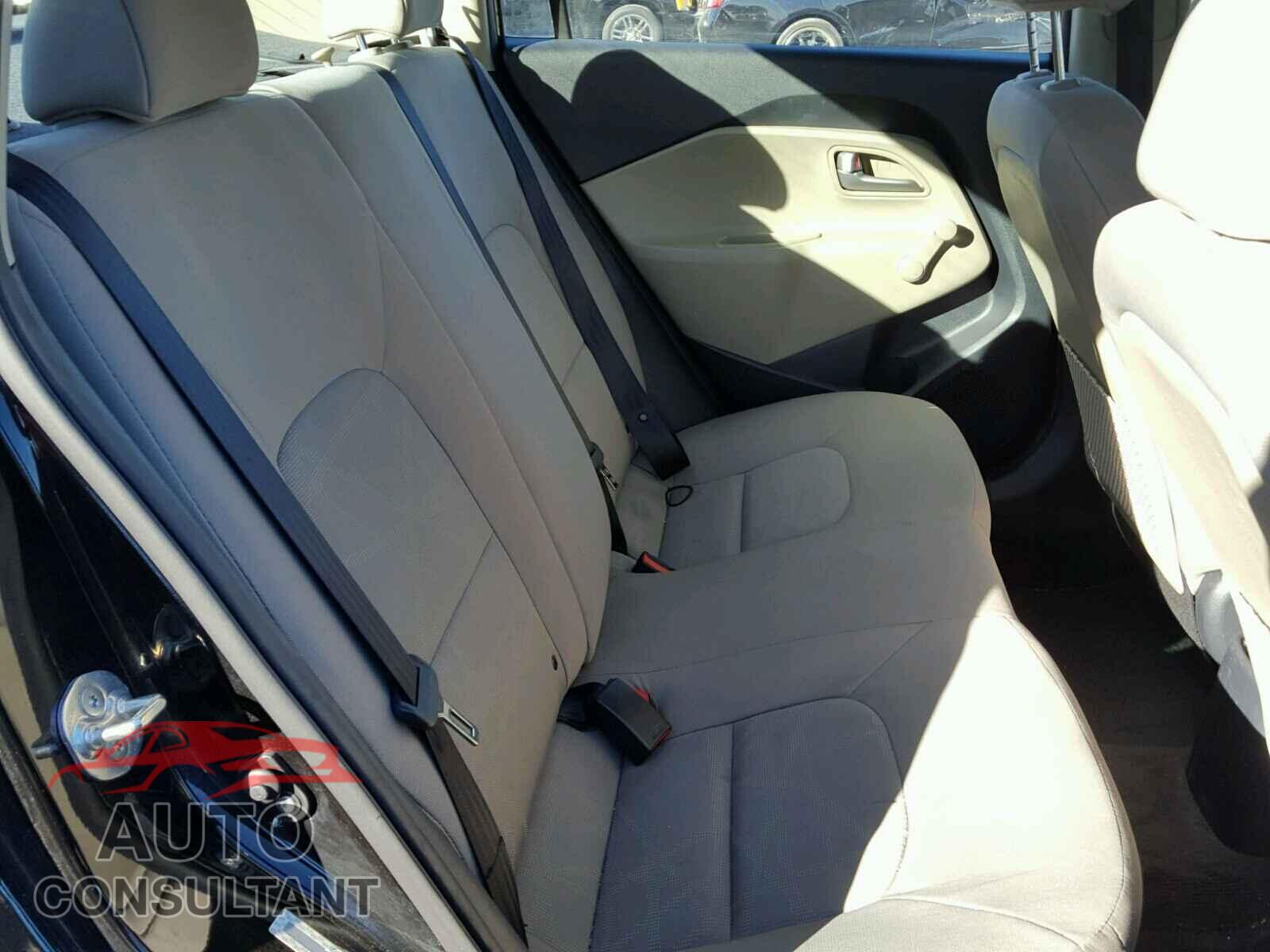 KIA RIO 2015 - KNADM4A38F6459883