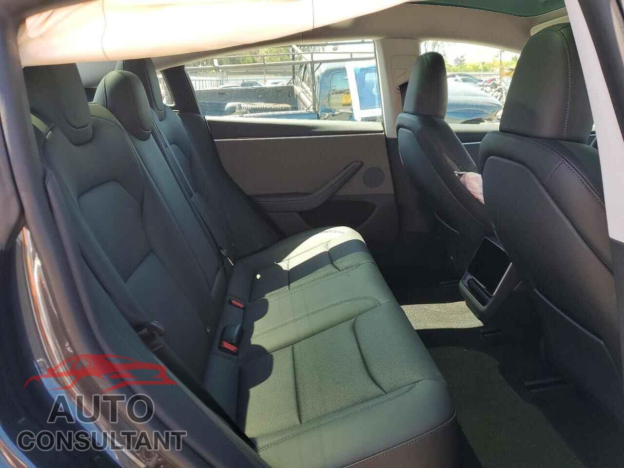 TESLA MODEL 3 2024 - 5YJ3E1EA4RF726786