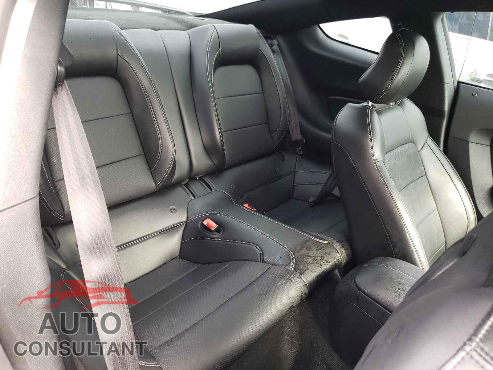 FORD MUSTANG 2019 - 1FA6P8CF0K5111647