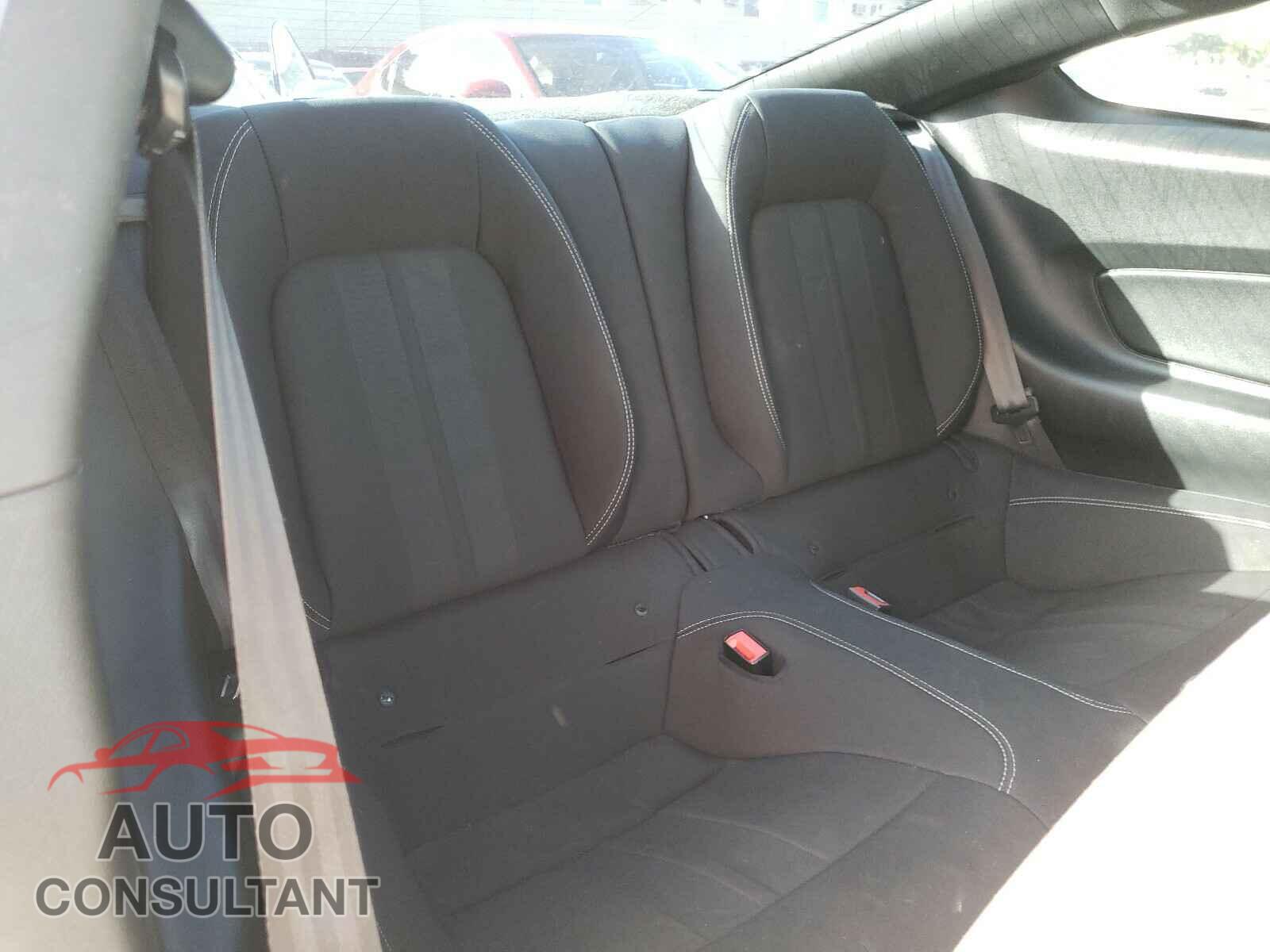 FORD MUSTANG 2019 - 1FA6P8CF2K5122293