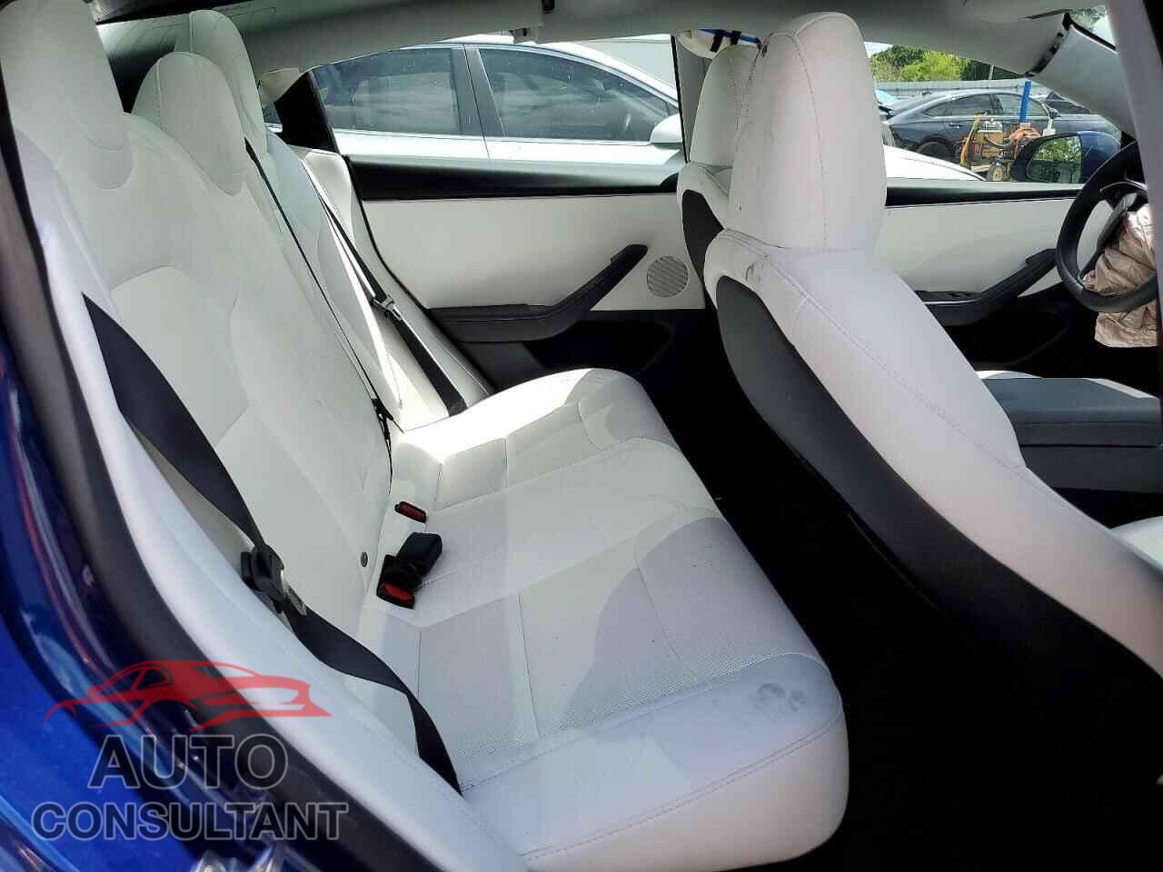 TESLA MODEL 3 2025 - 5YJ3E1EA2SF040364