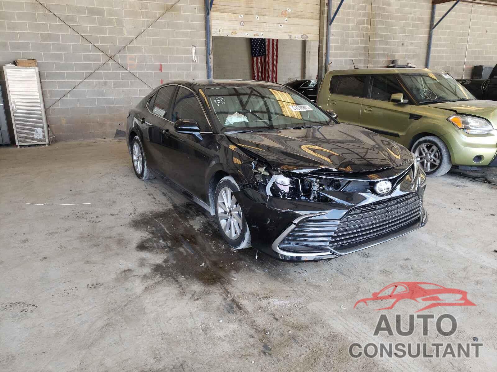 TOYOTA CAMRY 2021 - 4T1C11AK5MU578217