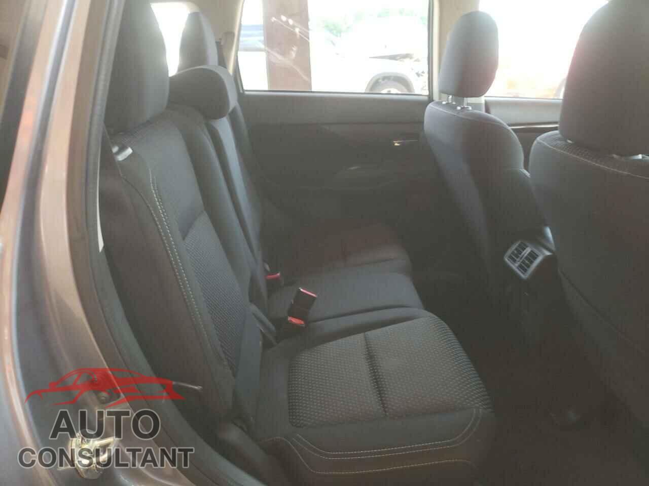 MITSUBISHI OUTLANDER 2019 - JA4AD2A33KJ000174